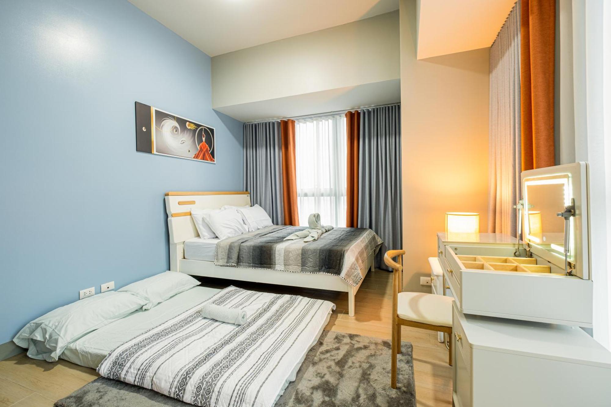 Bgc 2Br Uptown Parksuites With Balcony And Bathtub Manila Esterno foto